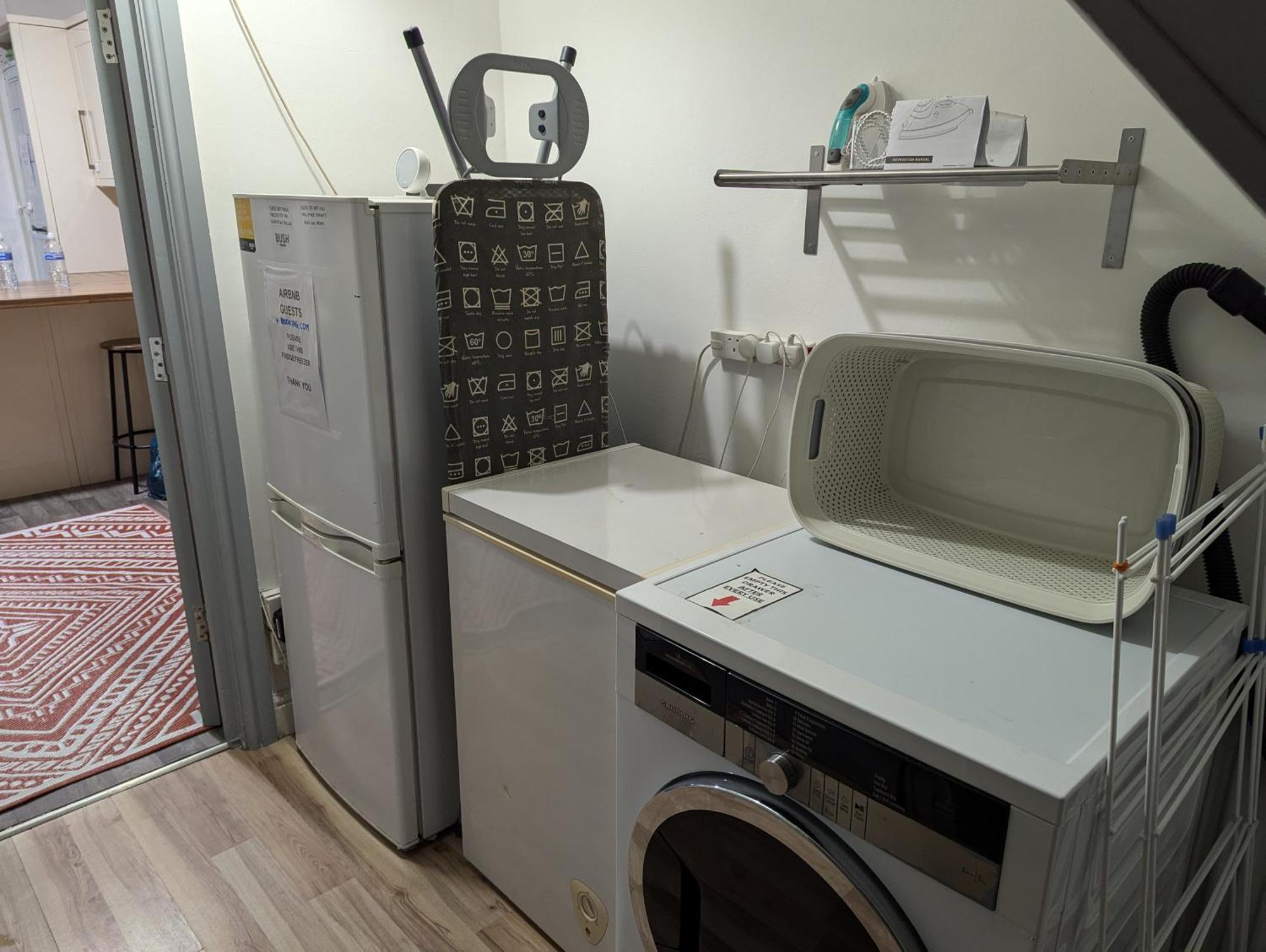R3 - Cozy Small Double - City & Beach Access, Wifi, Free Parking - Self Catering Swansea Esterno foto